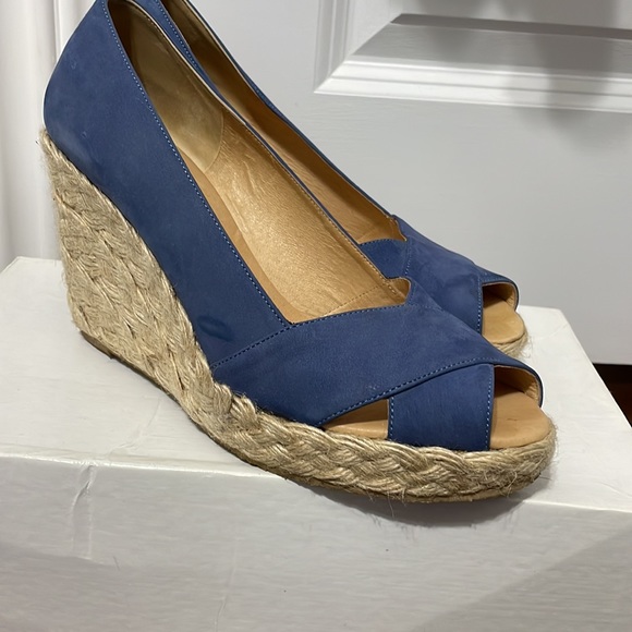 Michael Kors suede wedge heel - Picture 2 of 2